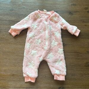 4/20$ SHEIN Pink and White Star Fleece Baby One Piece Romper size 3-6 months
